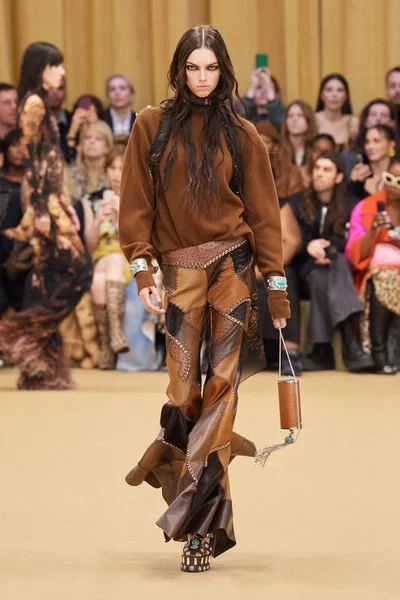 Look 8